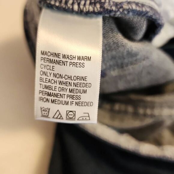 Izod Women's Denim A Line Denim 5 Pocket Skirt Size 4 - Picture 10 of 10